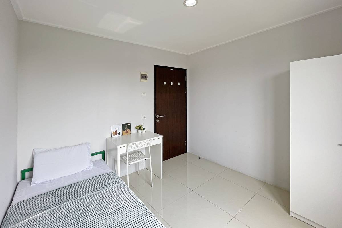 https://images.rukita.co/buildings/building/f439073a-a4d.jpg