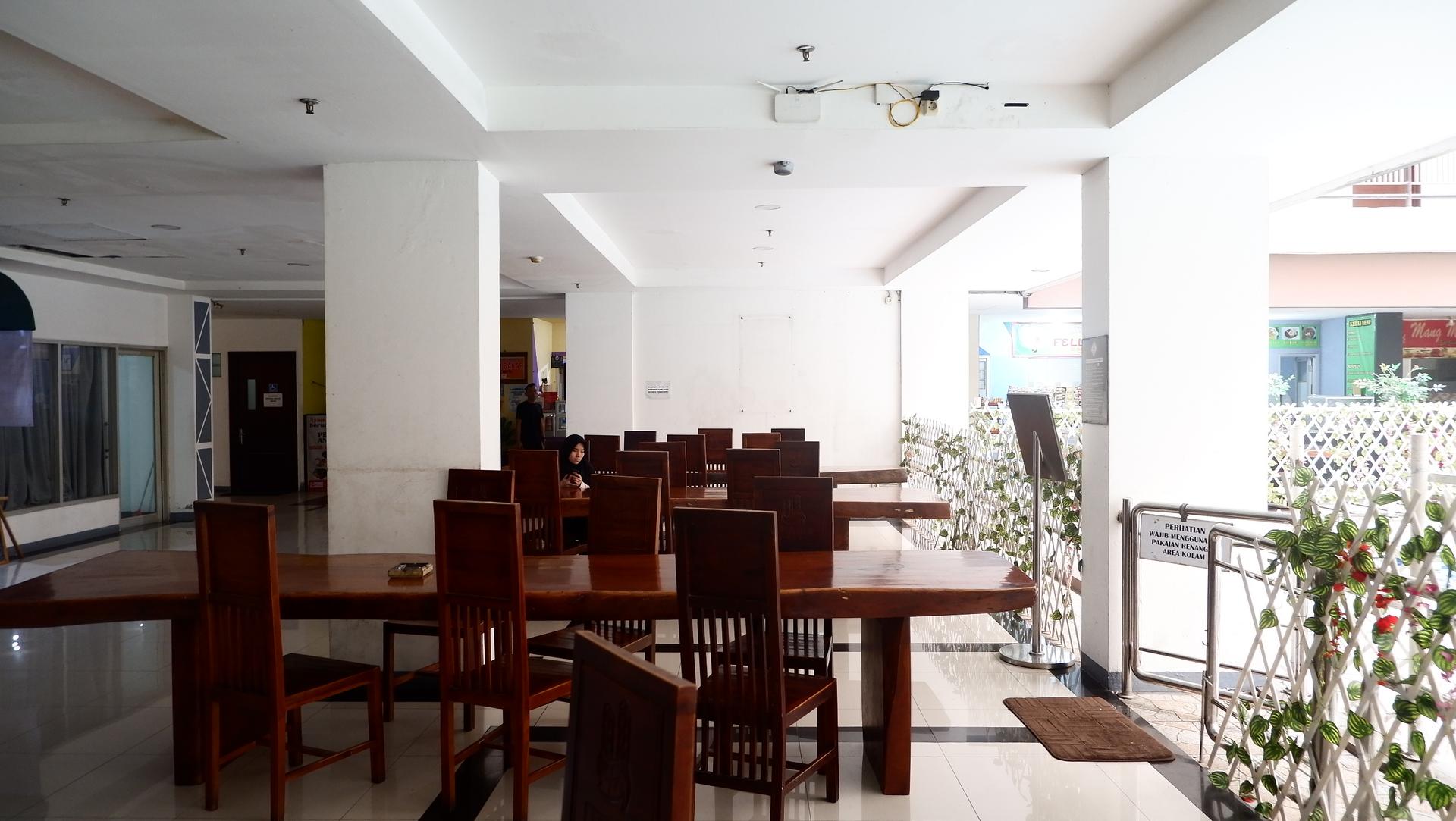 https://images.rukita.co/buildings/building/f50e3b75-2e2.jpg