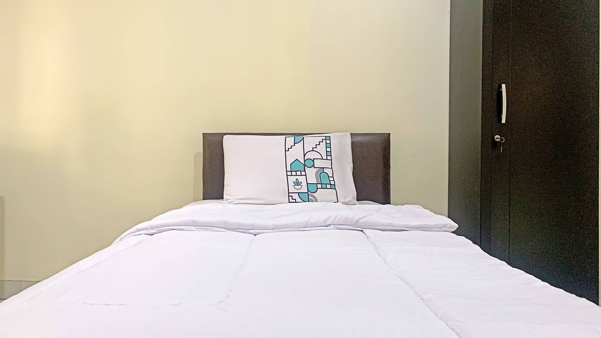 https://images.rukita.co/buildings/building/f5b01918-5755-4361-8259-293a09b483b0.jpg