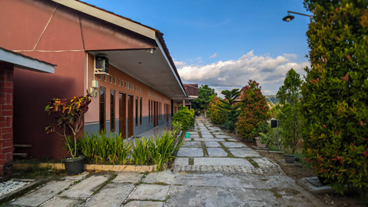 https://images.rukita.co/buildings/building/f6ba1422-79b.jpg