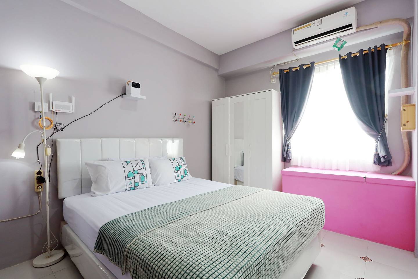 Foto Rukita Unit Apartemen Menara Rungkut Surabaya - Studio City View #1