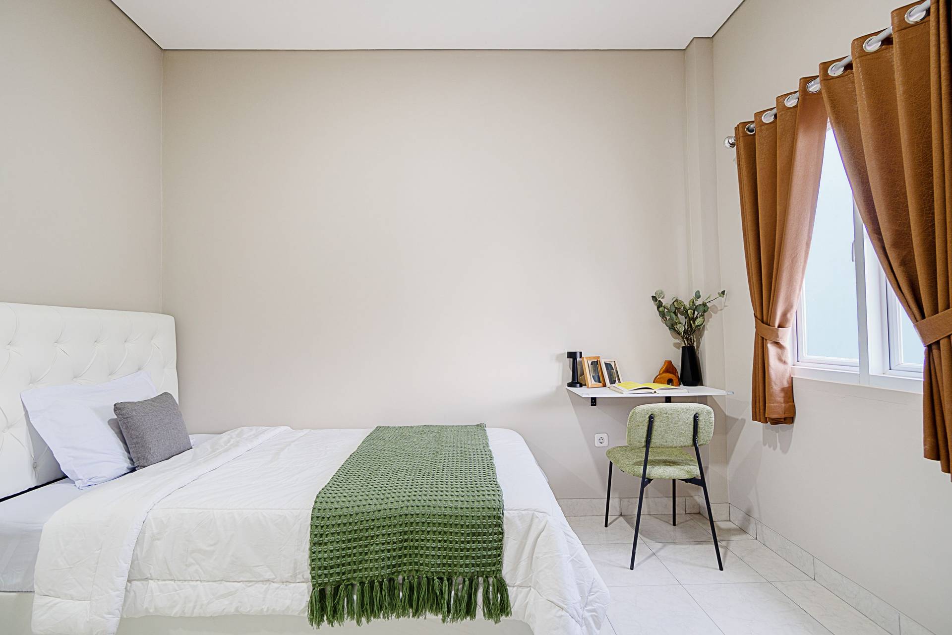 https://images.rukita.co/buildings/building/f6f5b8af-5ba.jpg