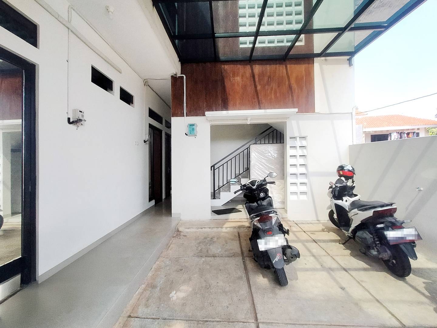 https://images.rukita.co/buildings/building/f8ab4280-fbc.jpg