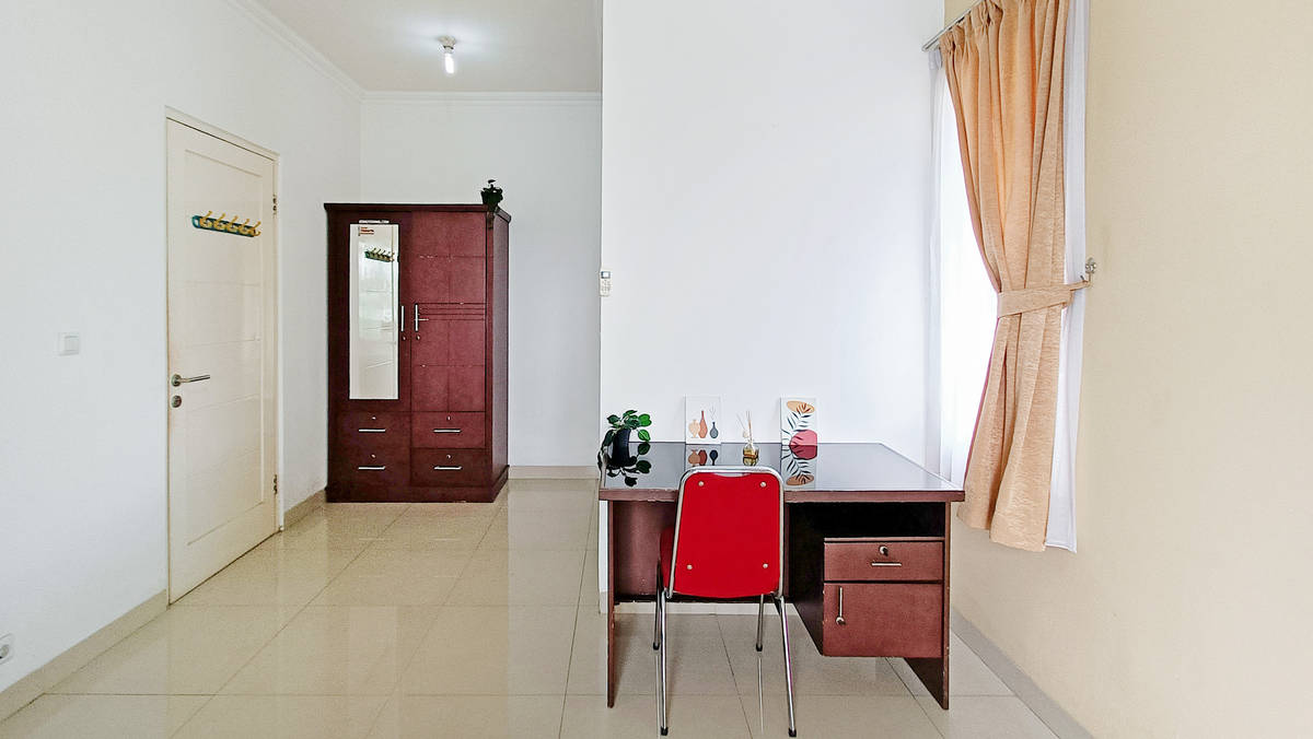 https://images.rukita.co/buildings/building/f938f0cc-a1f.jpg