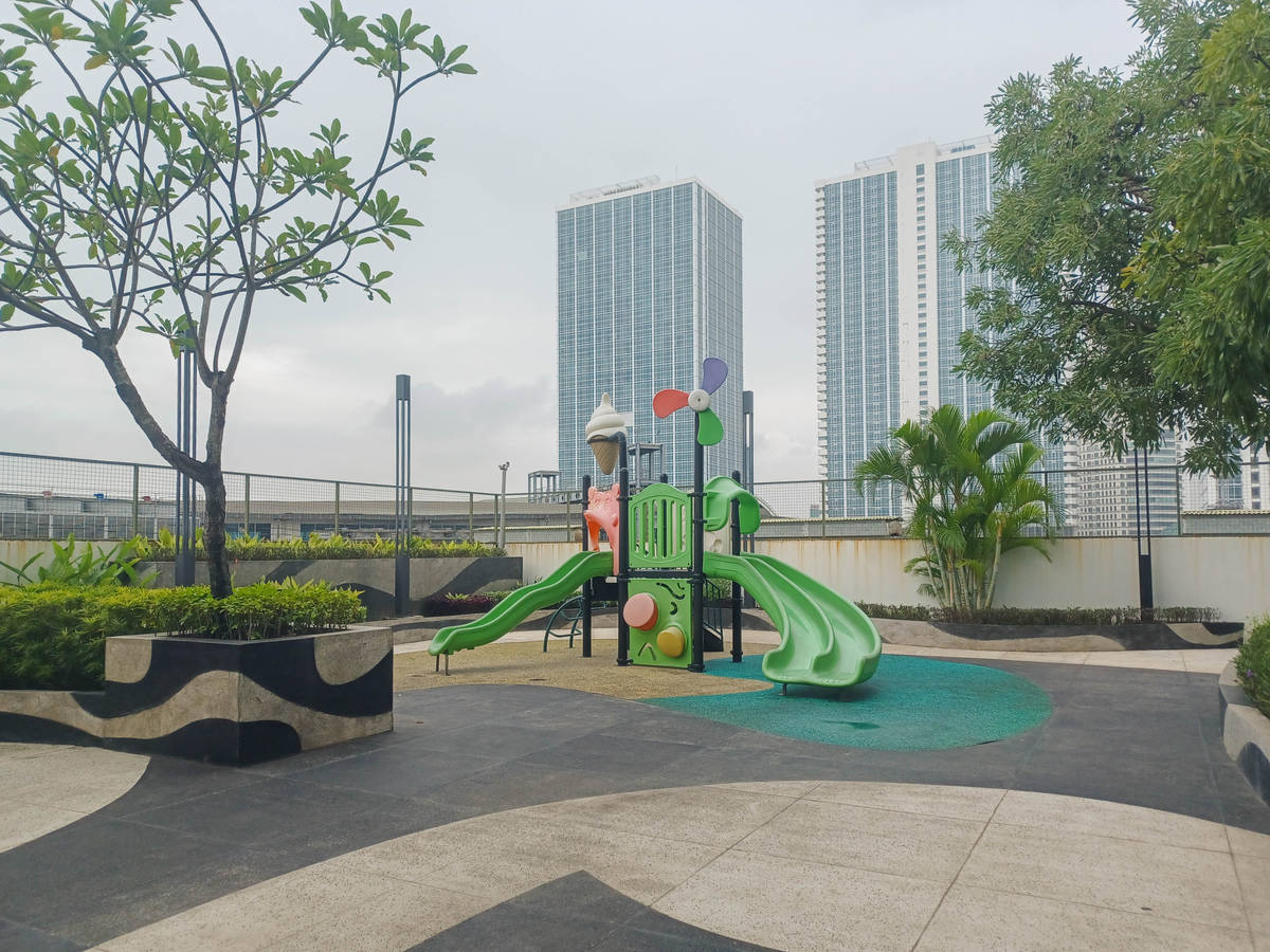 https://images.rukita.co/buildings/building/f9bceaaf-1f6.jpg