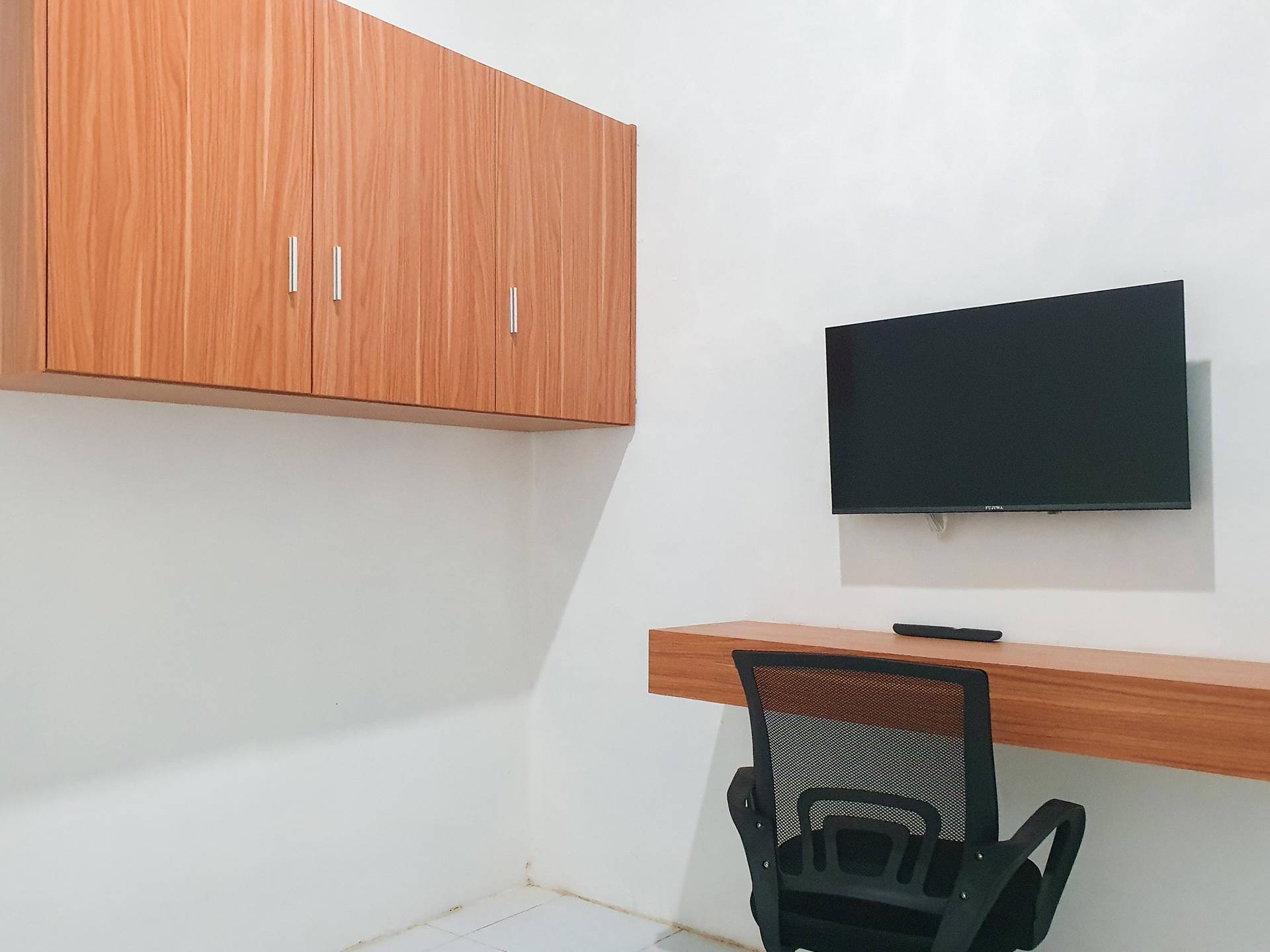 https://images.rukita.co/buildings/building/f9edda1f-a16.jpg
