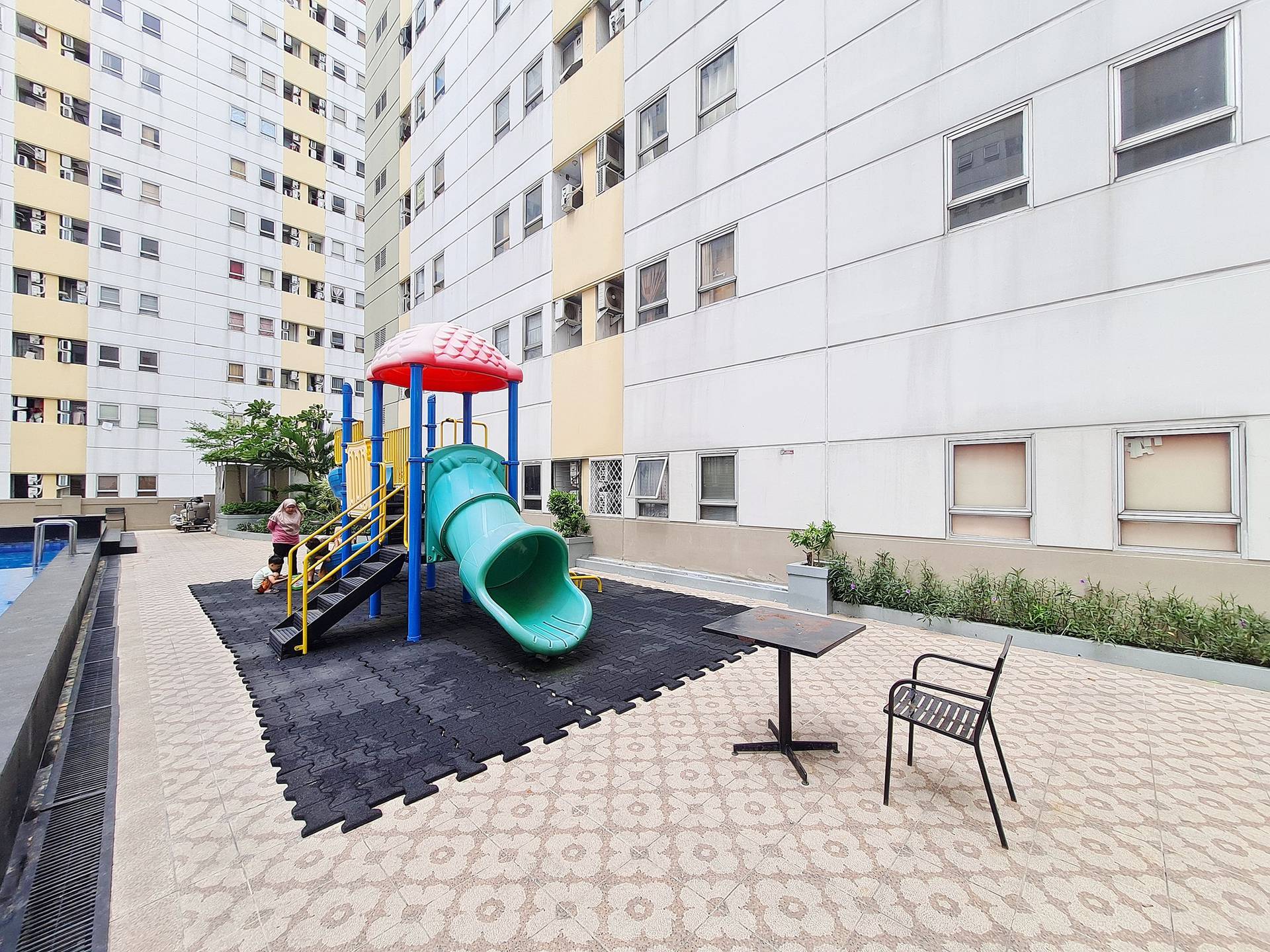 https://images.rukita.co/buildings/building/f9eddc46-f1b.jpg