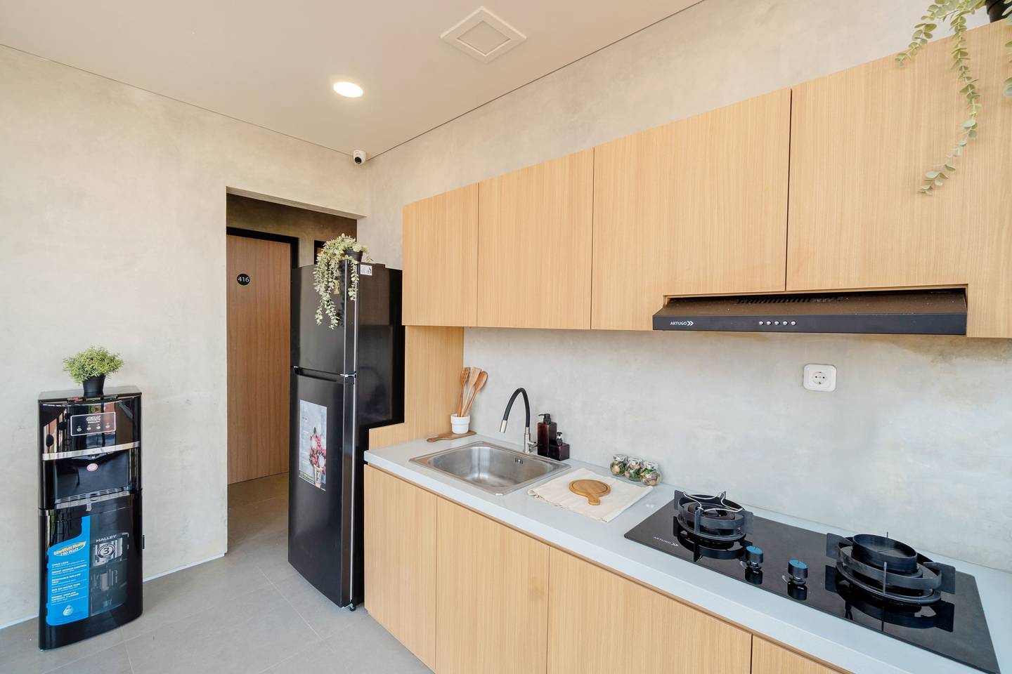 https://images.rukita.co/buildings/building/fa114bf6-815.jpg