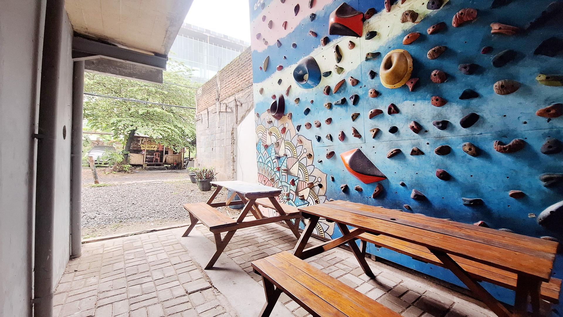 https://images.rukita.co/buildings/building/fa5ab31d-0efb-4d75-9ae4-e68ff56d2ac0.jpg