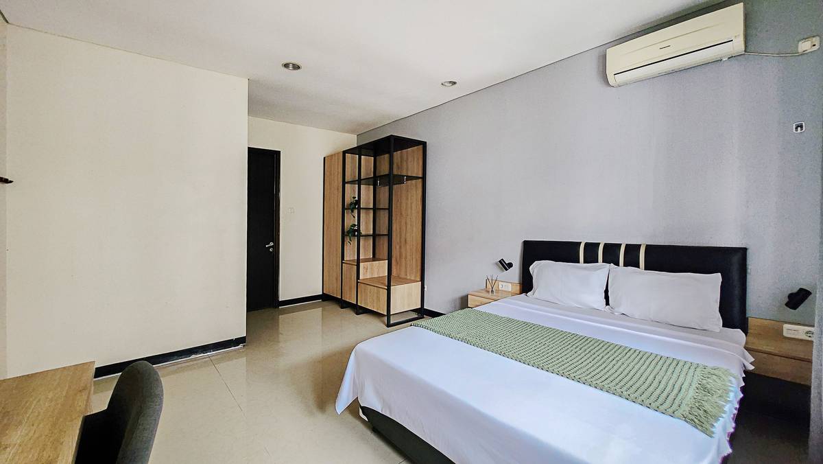 https://images.rukita.co/buildings/building/fb359e38-087.jpg