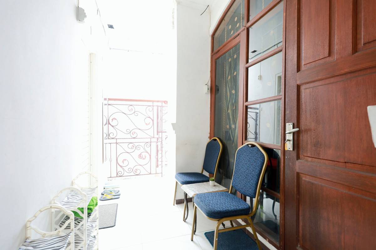 https://images.rukita.co/buildings/building/fbdac32a-cf2.jpg