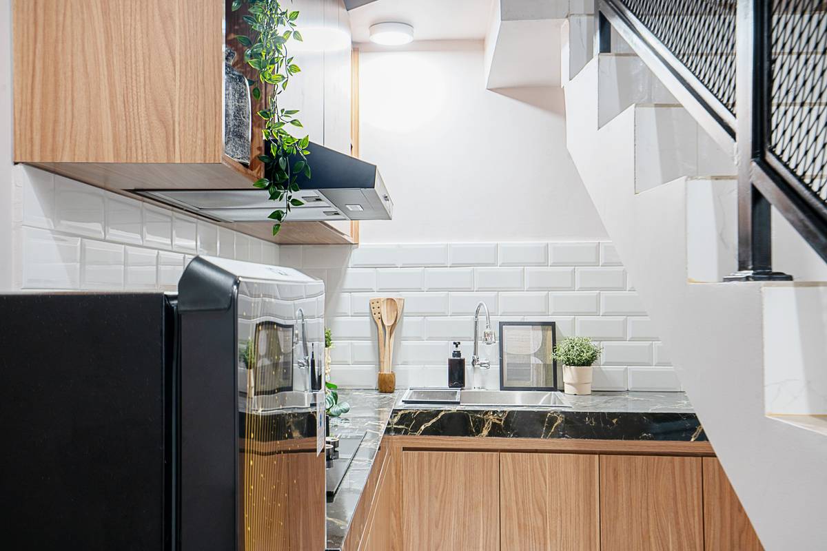 https://images.rukita.co/buildings/building/fc93a9a7-518.jpg