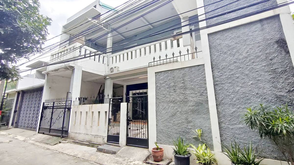 https://images.rukita.co/buildings/building/fd9bcaee-ad9.jpg