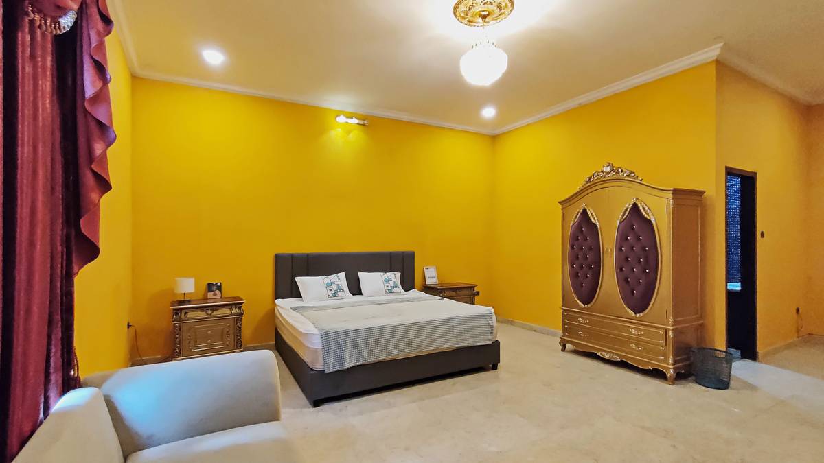 https://images.rukita.co/buildings/building/fdf3b487-548.jpg