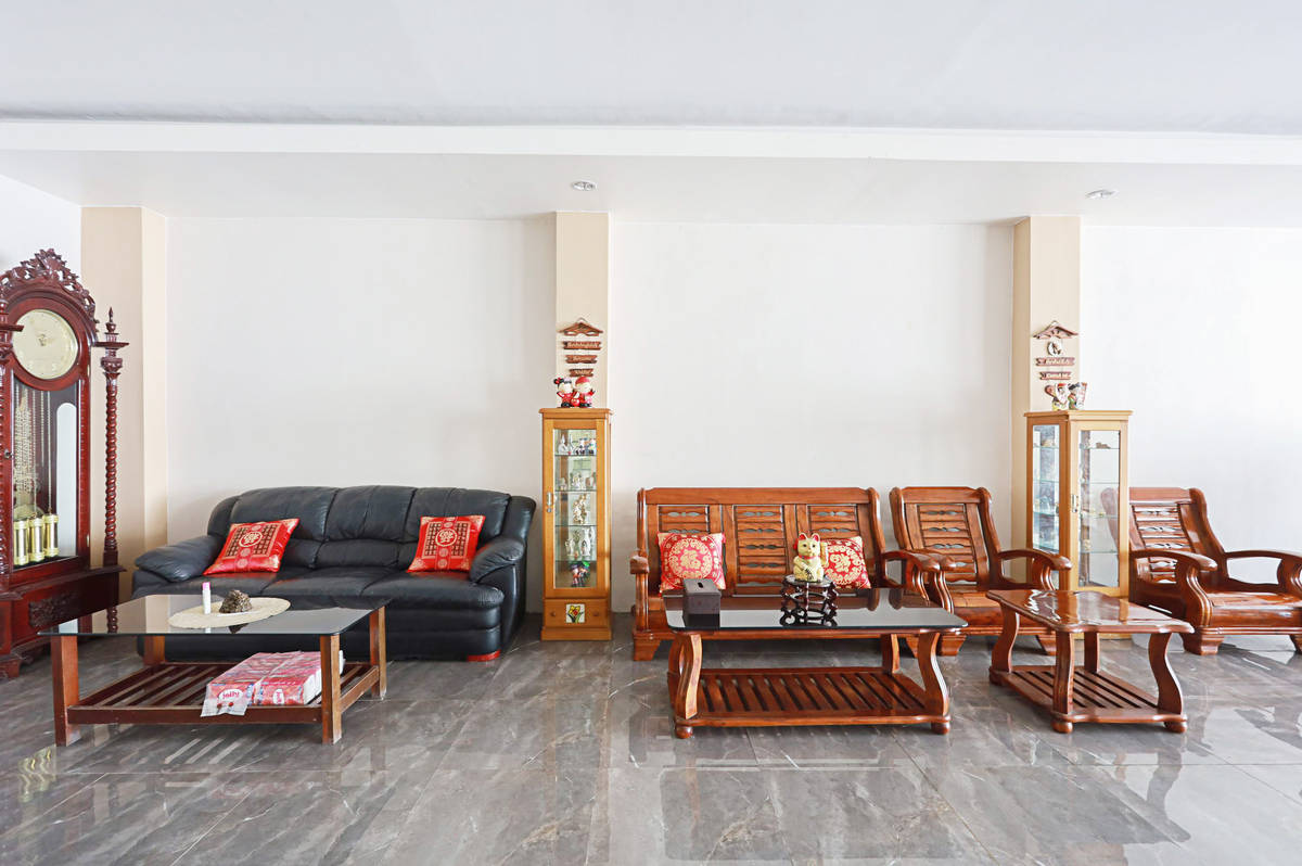https://images.rukita.co/buildings/building/feb4ef65-e75.jpg