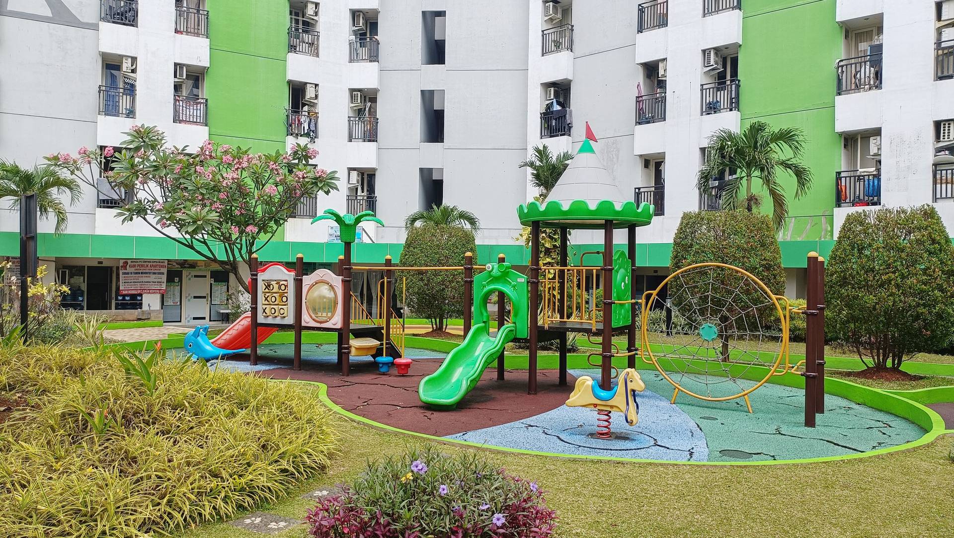 https://images.rukita.co/buildings/building/ff1f8419-ff9a-415b-8dee-2584e553b0b7.jpg