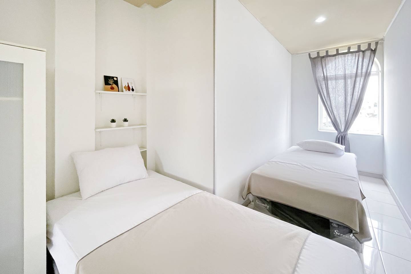 Foto Rukita Unit Lima Kamar Residence Kemanggisan