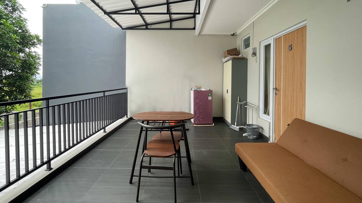 https://images.rukita.co/buildings/building/fffa1e8a-2c5.jpg