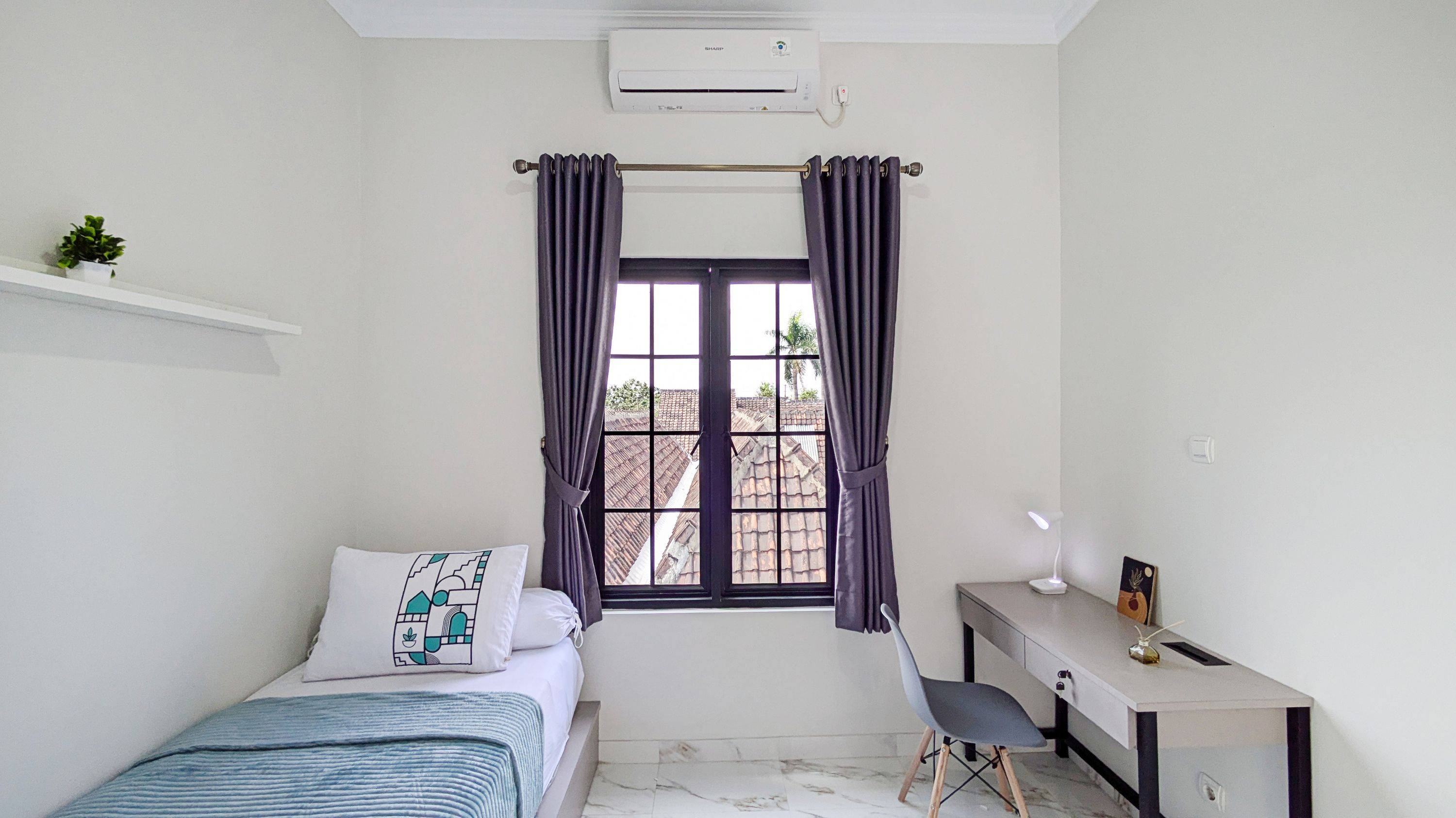 Compact Single B - M