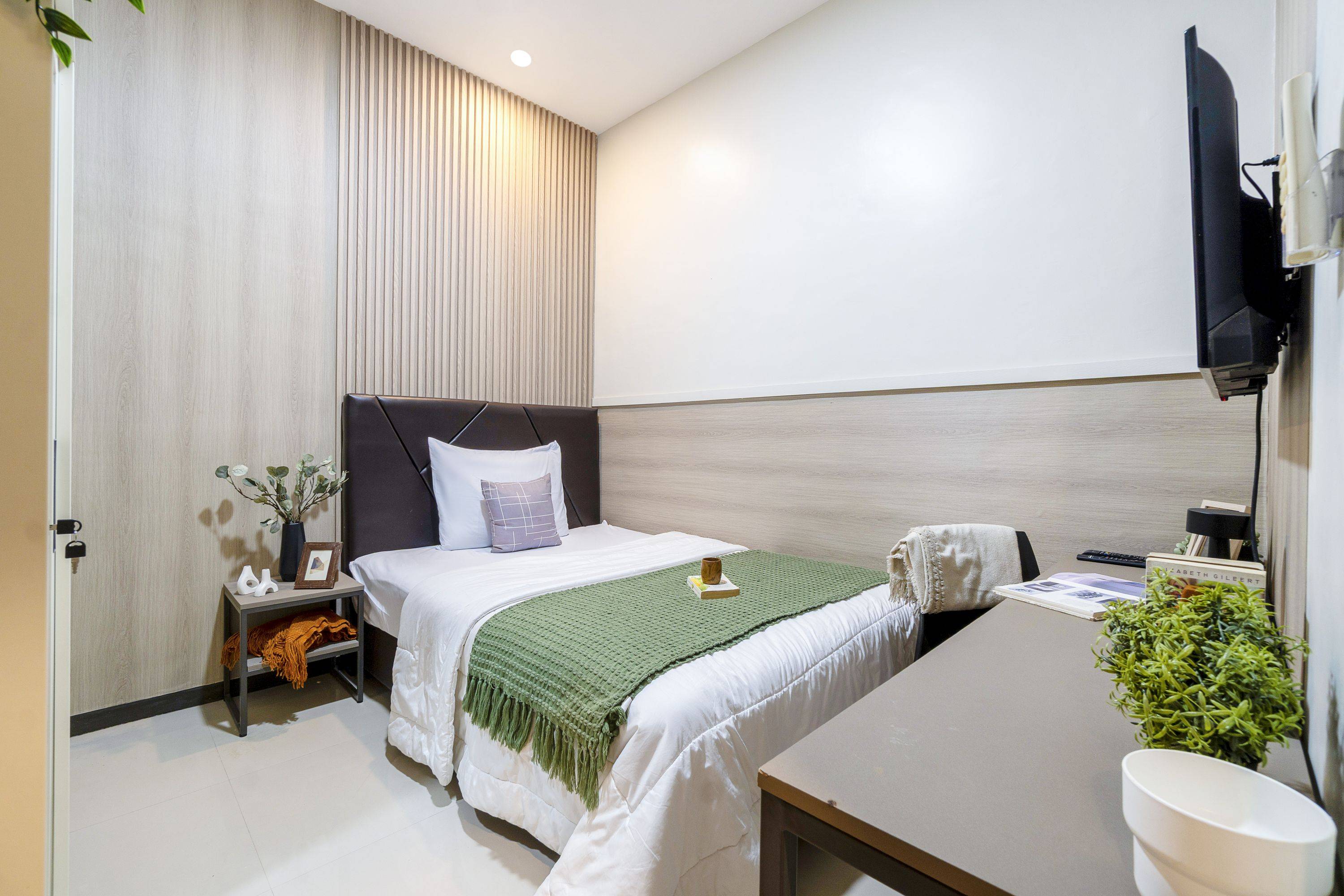 Compact Double C - F