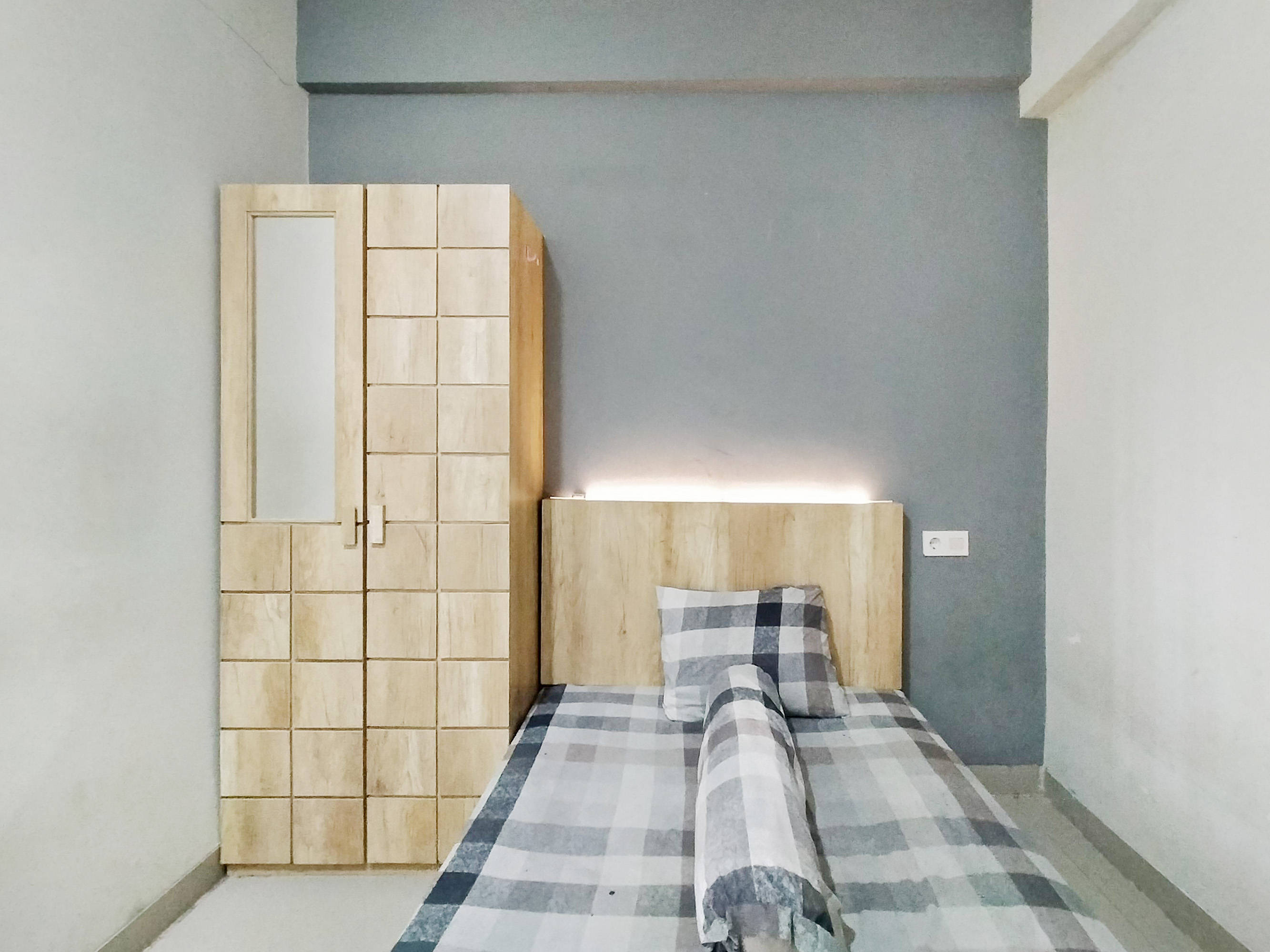 Cece 3 Gisikdrono Semarang Barat Pocket Single