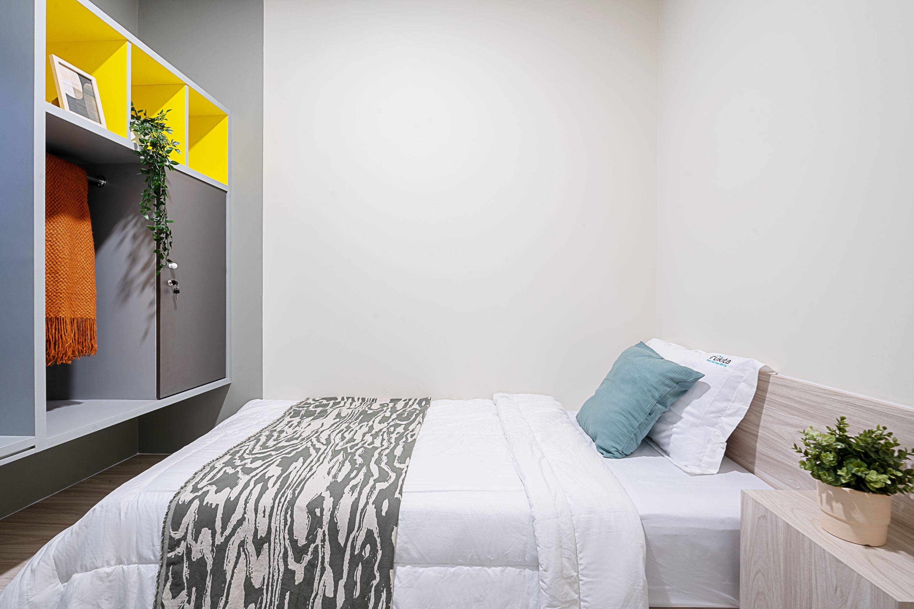 Compact Single A - F