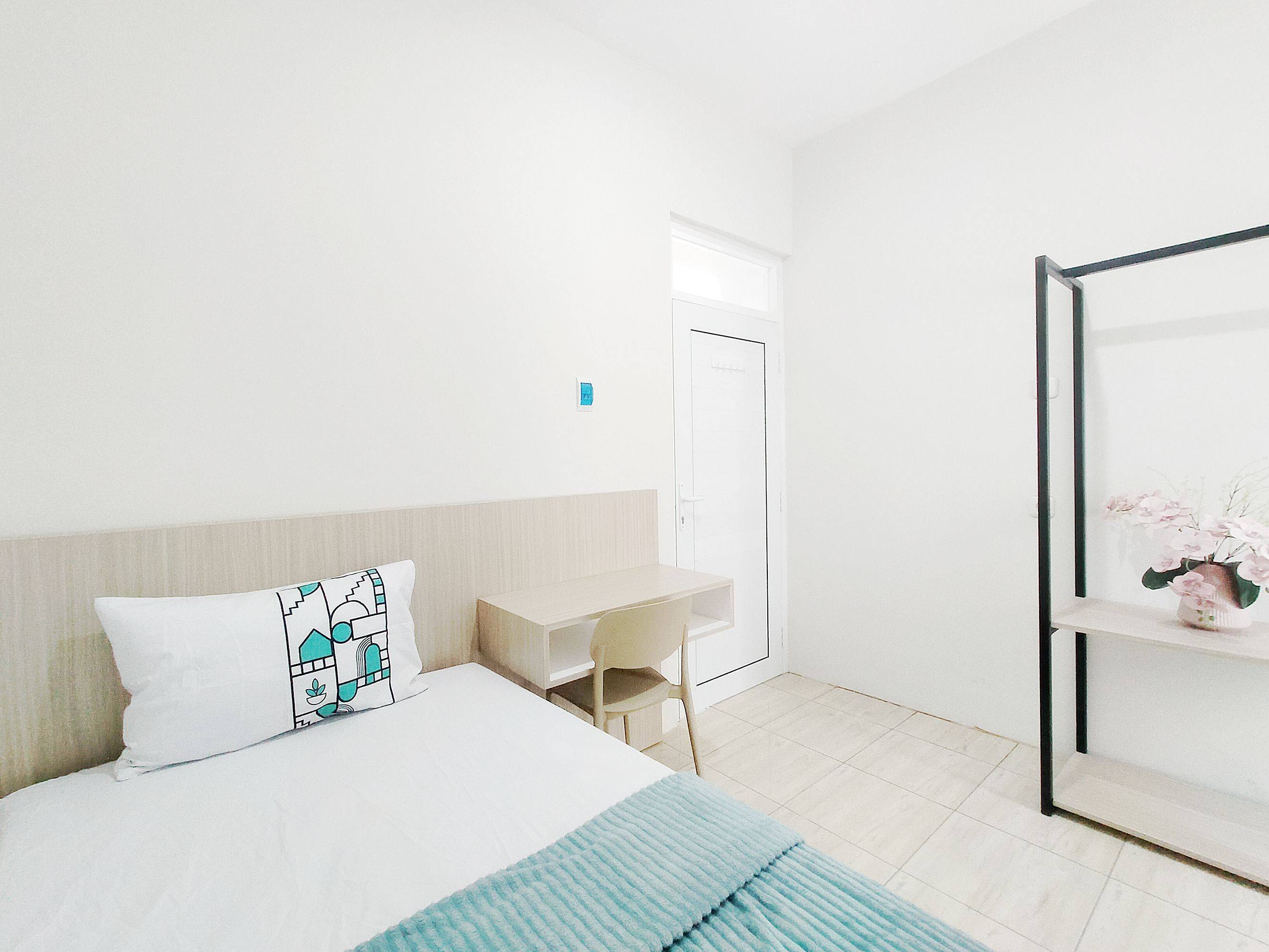 Juzzie Stay Gisikdrono Semarang Compact Single A