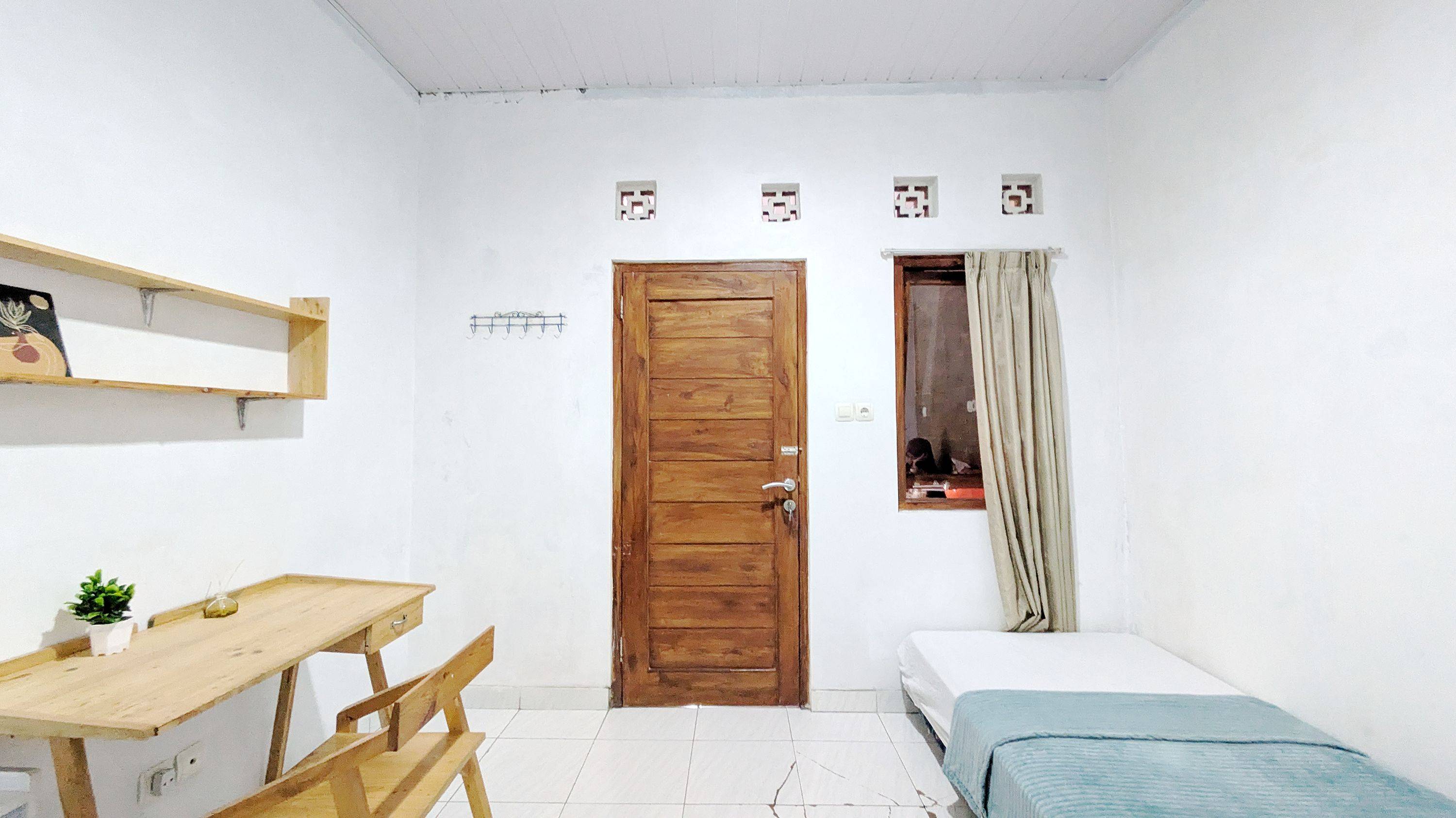 Compact Single A - F