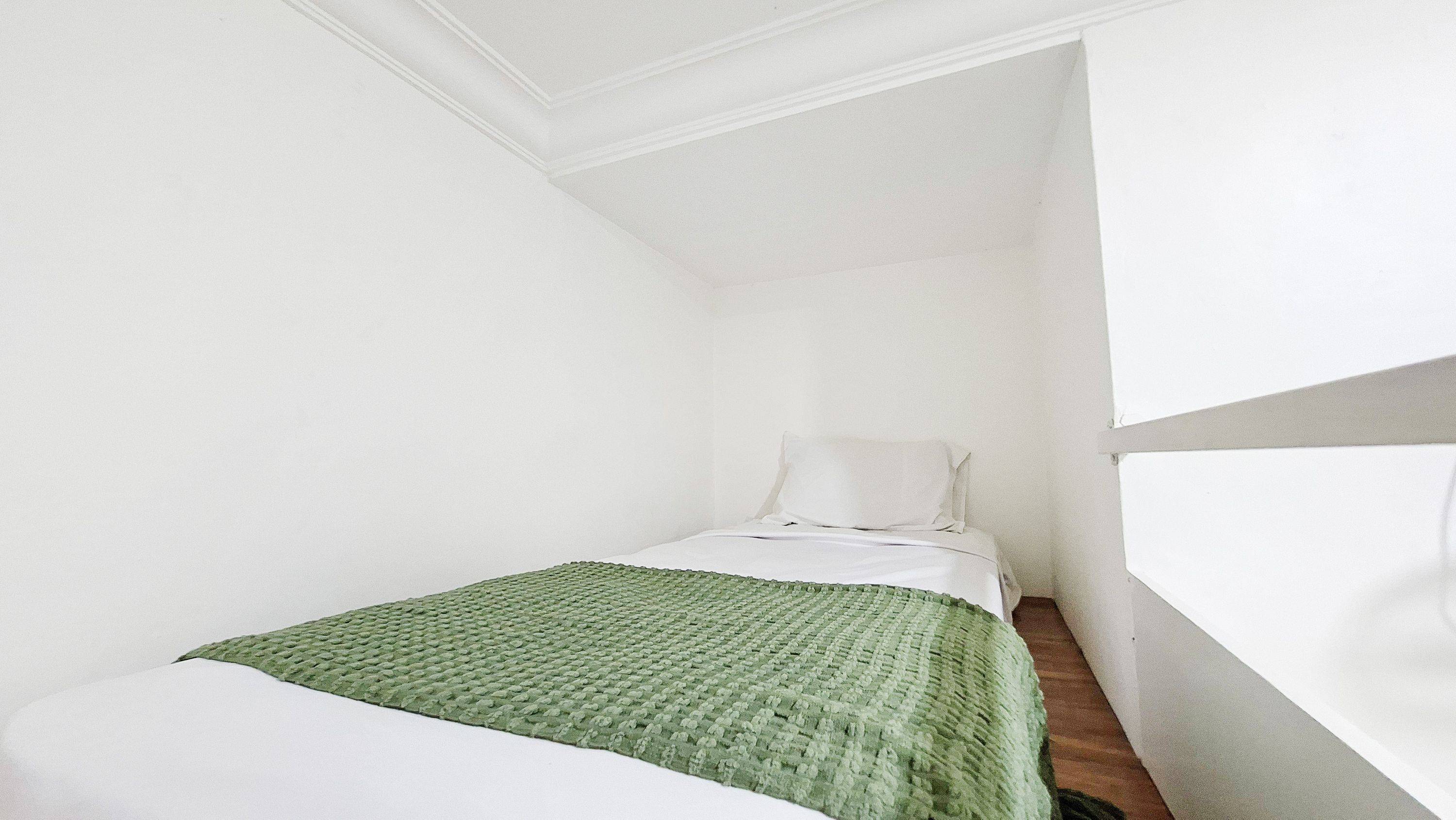 Superior Single Loft A