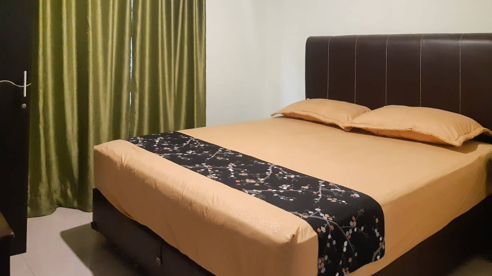 Lega GuestHouse Medan Executive Queen A