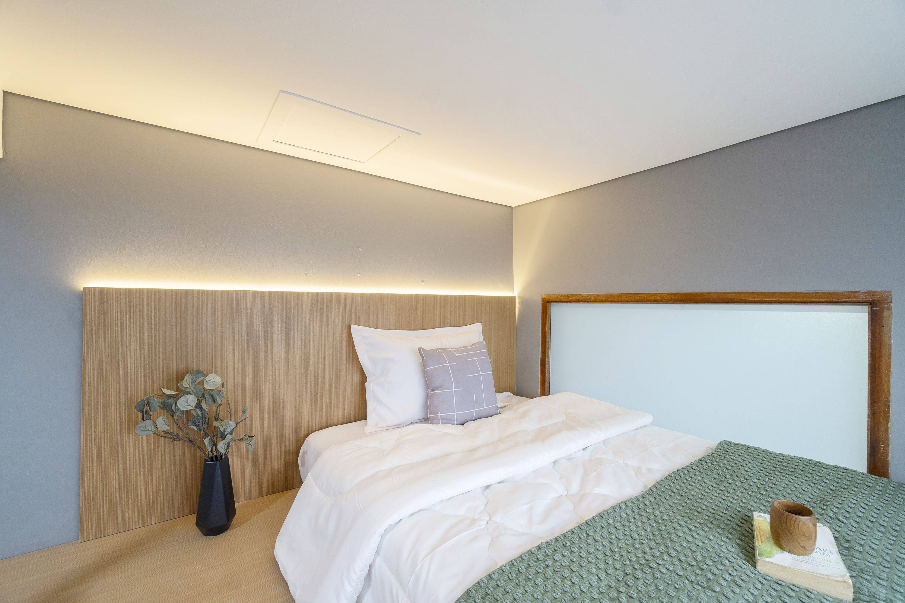 Superior Loft Full B