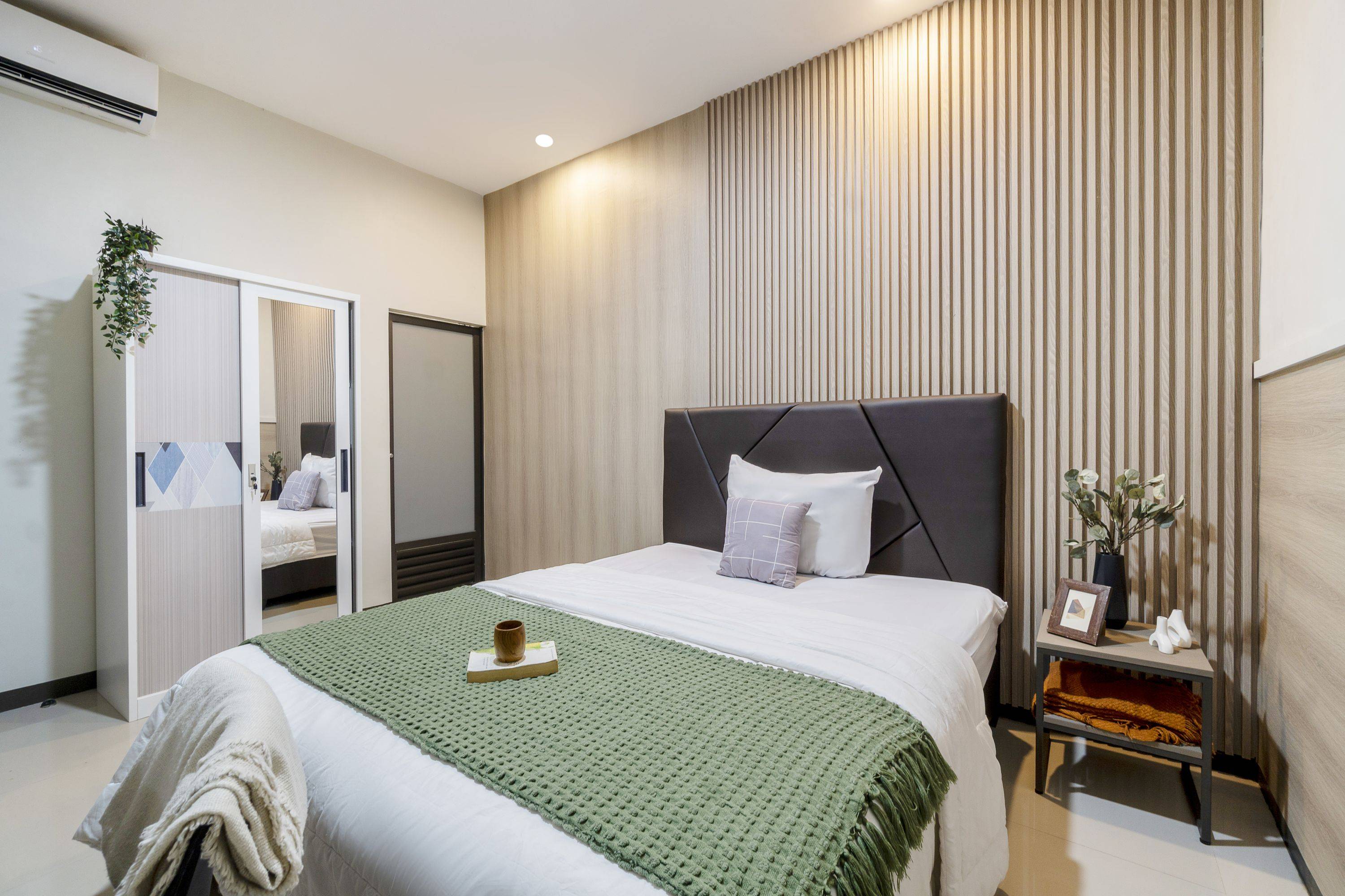 Compact Double C - M