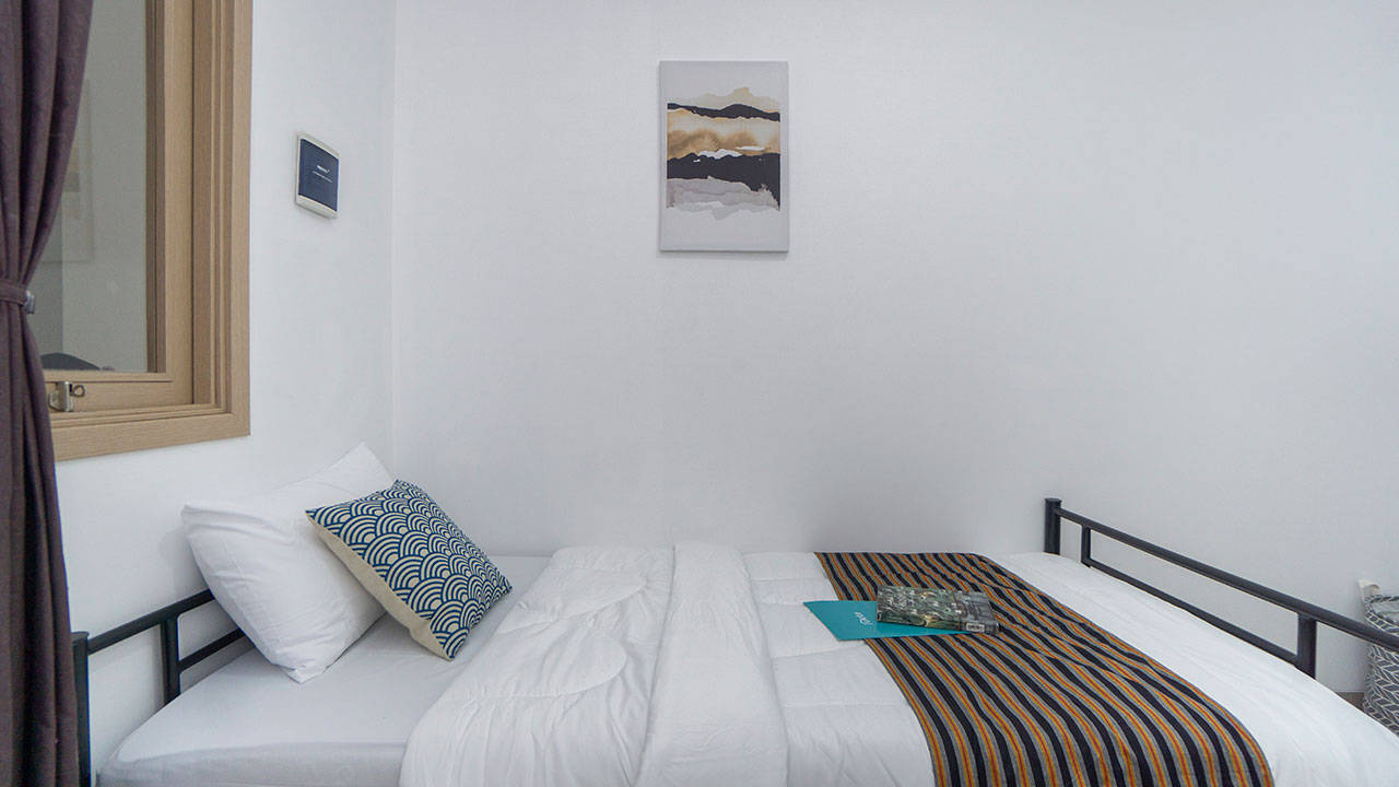 Compact Single A - M