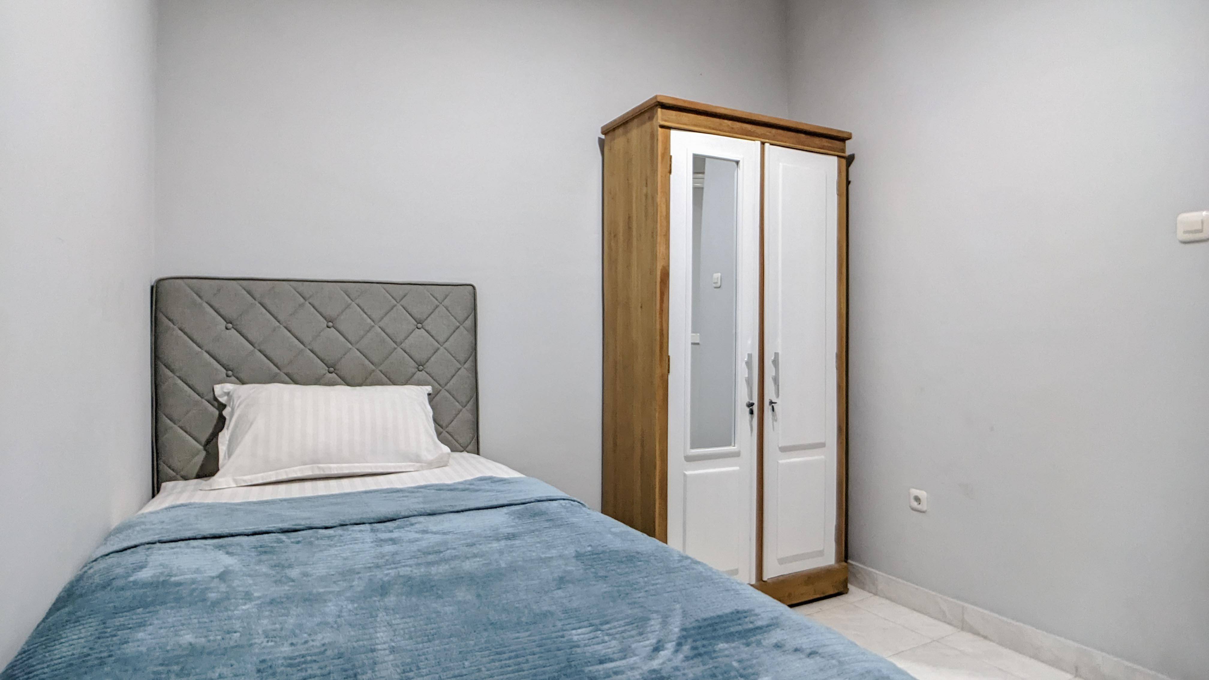 Nikola Kos Ekslusif Caturtunggal Yogyakarta Master Single - F