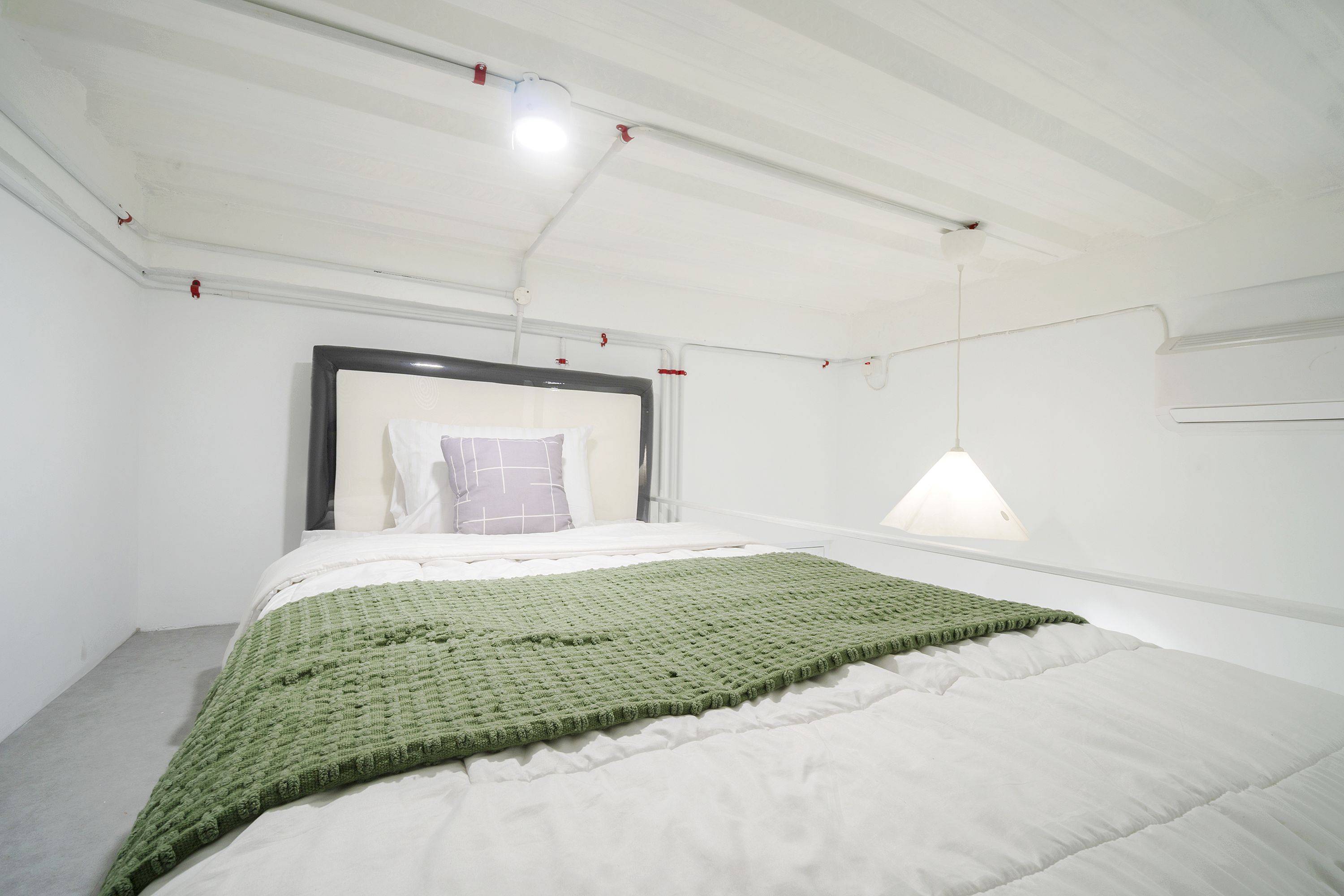 Superior Loft Full E