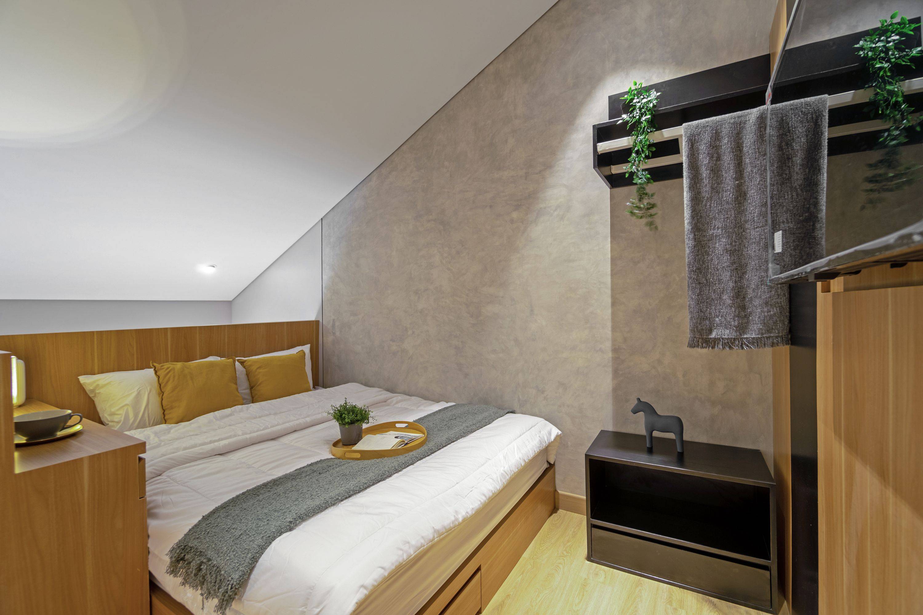 Superior Queen Loft A