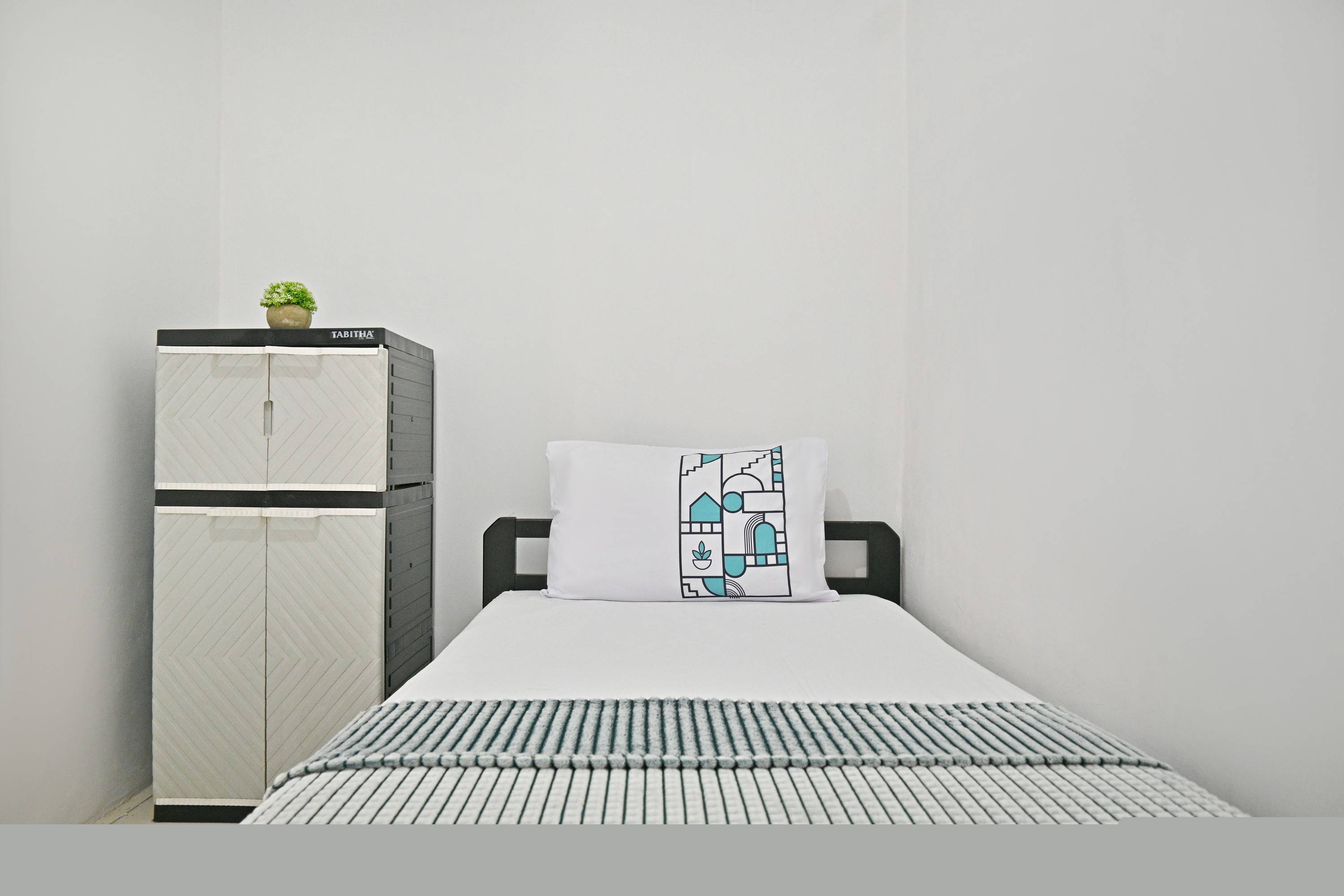 Compact Single A - F