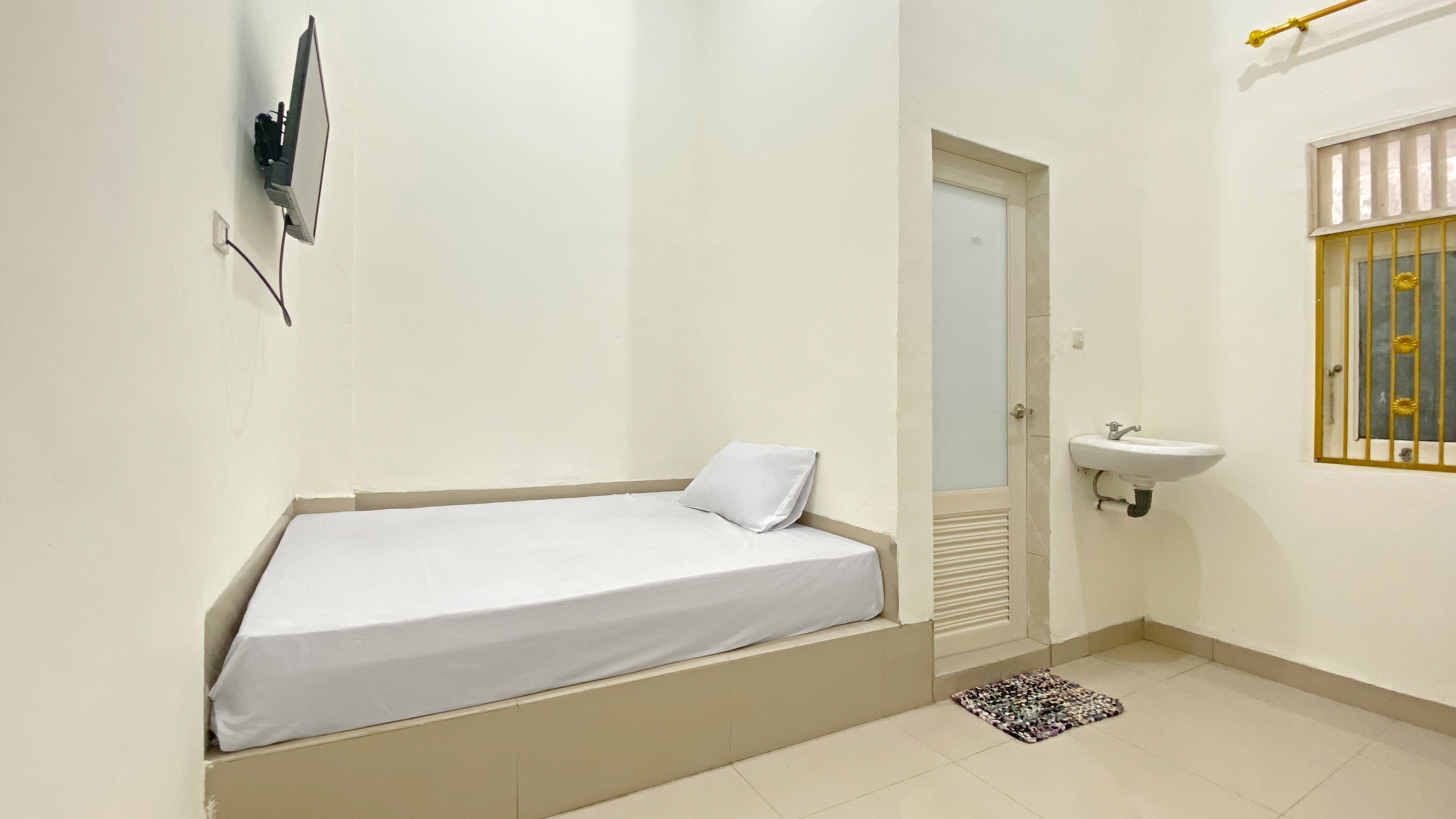 Saudara Residence Medan Regular Queen A