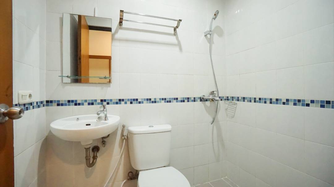 https://images.rukita.co/rkt-staging1-media/buildings/building/DSC09361_EDT.jpg