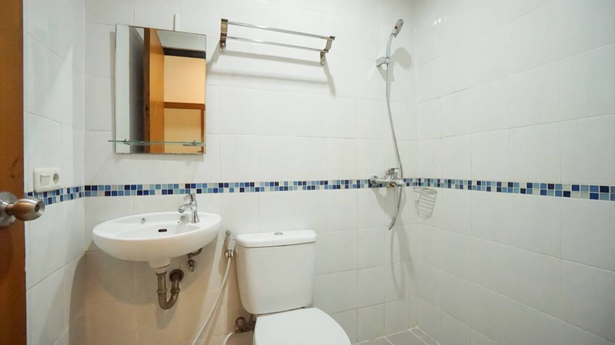 https://images.rukita.co/rkt-staging1-media/buildings/building/DSC09361_EDT.jpg