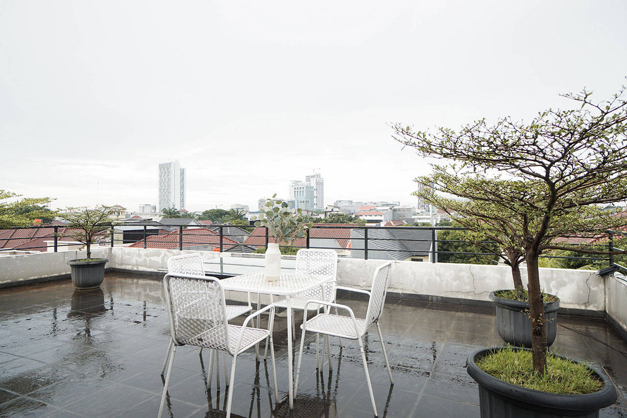 https://images.rukita.co/rkt-staging1-media/buildings/building/Rukita-Anggrek-Loka_Feb2020_edited-18.jpg