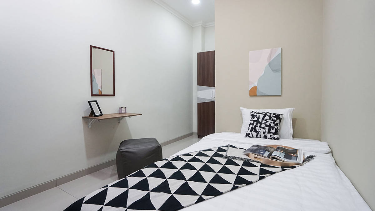 https://images.rukita.co/rkt-staging1-media/buildings/building/Rukita-Pasar-Baru_Feb2020_13_edited.jpg